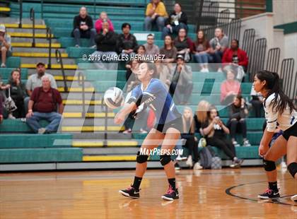Thumbnail 1 in McMullen County vs. Fayetteville (UIL 1A Regional Semifinal) photogallery.