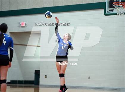 Thumbnail 1 in McMullen County vs. Fayetteville (UIL 1A Regional Semifinal) photogallery.