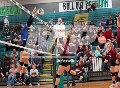 Thumbnail 3 in McMullen County vs. Fayetteville (UIL 1A Regional Semifinal) photogallery.