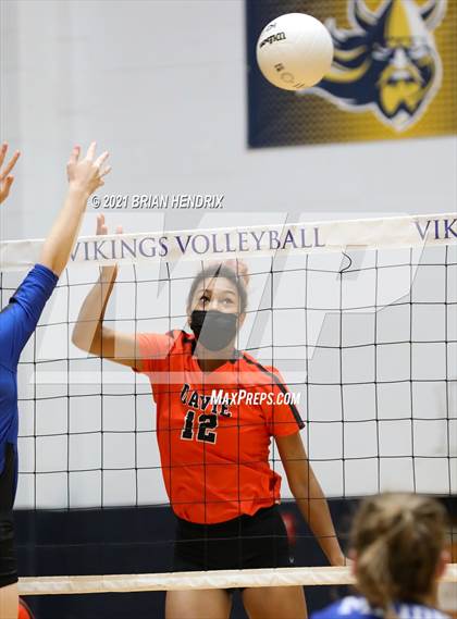 Thumbnail 2 in Maiden vs. Davie photogallery.