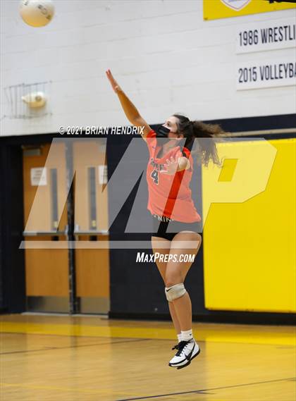 Thumbnail 2 in Maiden vs. Davie photogallery.