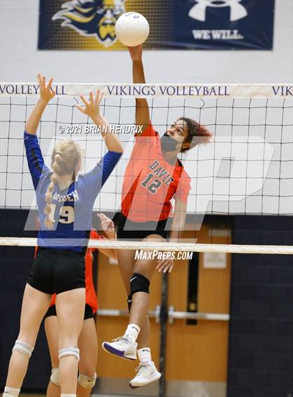 Thumbnail 1 in Maiden vs. Davie photogallery.