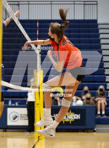 Thumbnail 1 in Maiden vs. Davie photogallery.