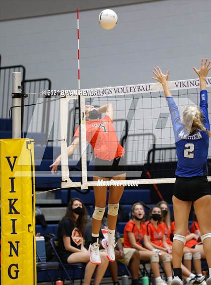 Thumbnail 3 in Maiden vs. Davie photogallery.