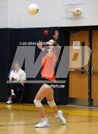 Thumbnail 3 in Maiden vs. Davie photogallery.