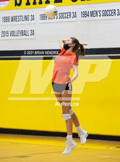 Thumbnail 3 in Maiden vs. Davie photogallery.