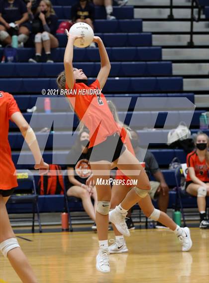 Thumbnail 2 in Maiden vs. Davie photogallery.