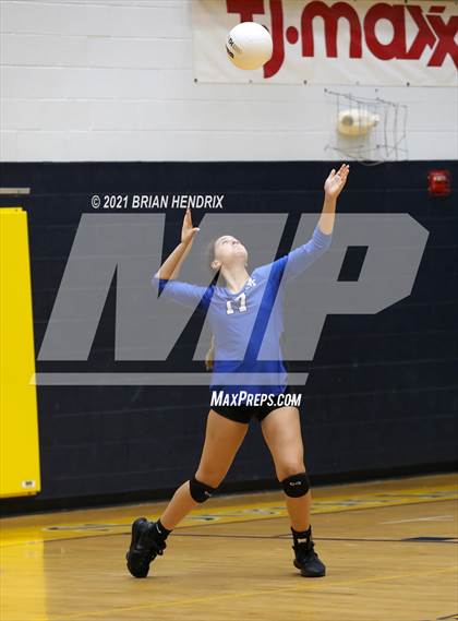 Thumbnail 2 in Maiden vs. Davie photogallery.