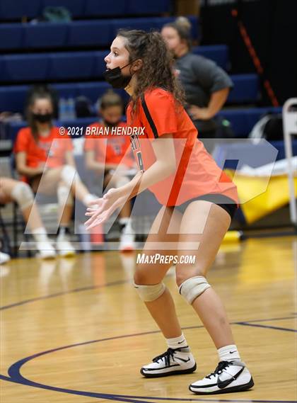 Thumbnail 3 in Maiden vs. Davie photogallery.