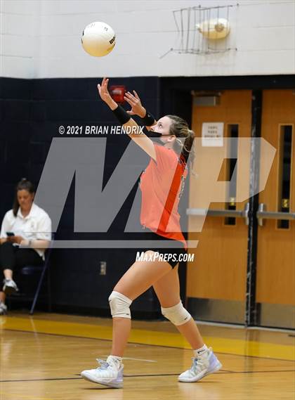 Thumbnail 2 in Maiden vs. Davie photogallery.