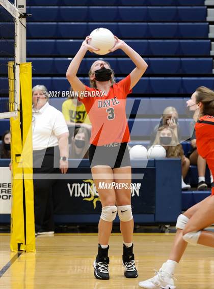 Thumbnail 1 in Maiden vs. Davie photogallery.