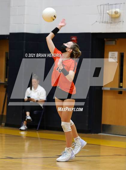 Thumbnail 1 in Maiden vs. Davie photogallery.