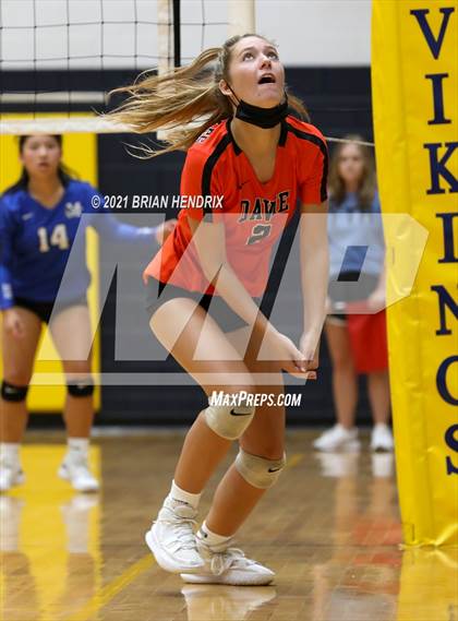 Thumbnail 2 in Maiden vs. Davie photogallery.