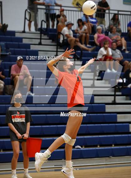 Thumbnail 3 in Maiden vs. Davie photogallery.