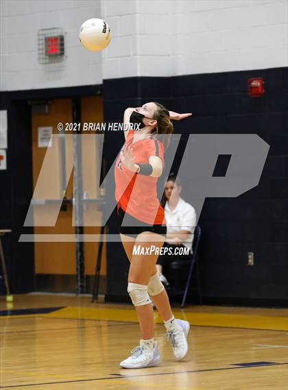 Thumbnail 2 in Maiden vs. Davie photogallery.