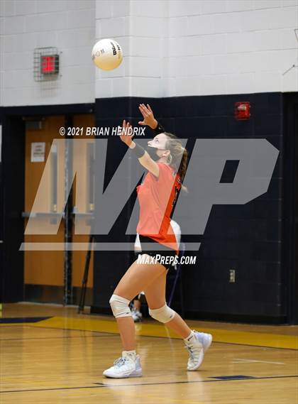 Thumbnail 1 in Maiden vs. Davie photogallery.