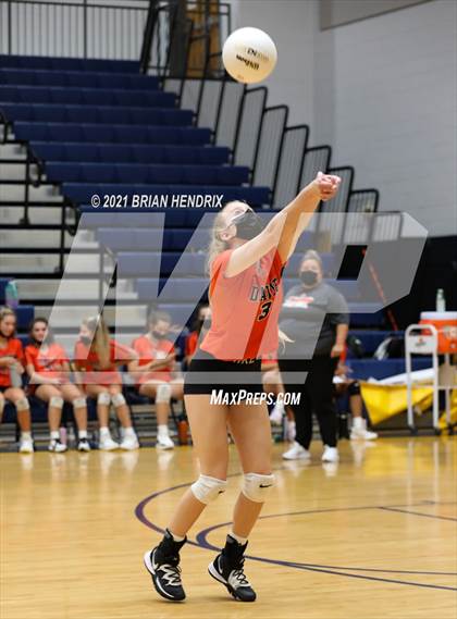 Thumbnail 3 in Maiden vs. Davie photogallery.