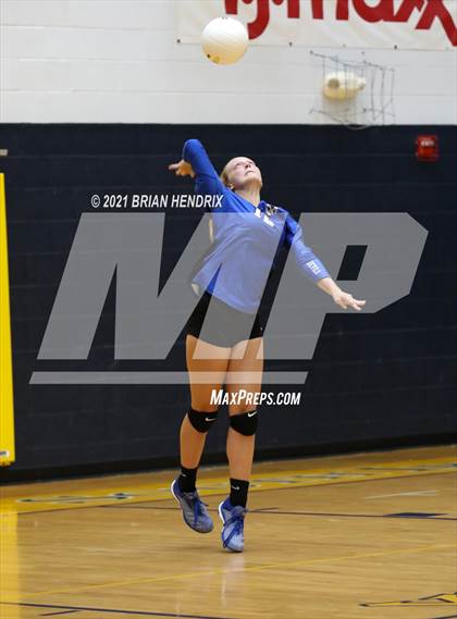 Thumbnail 1 in Maiden vs. Davie photogallery.