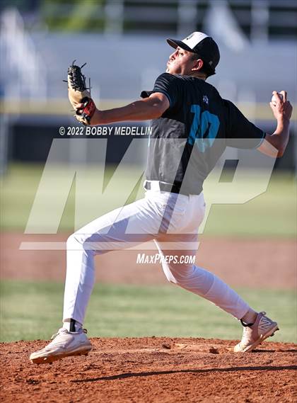 Thumbnail 2 in Mendota @ Fresno Christian (CIF Central Section D6 Semi Final) photogallery.