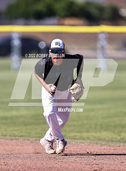 Thumbnail 3 in Mendota @ Fresno Christian (CIF Central Section D6 Semi Final) photogallery.
