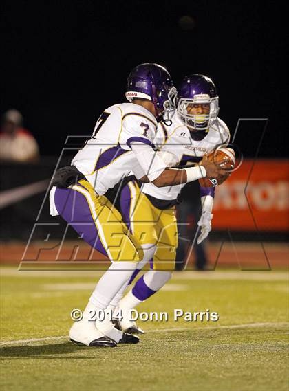 Thumbnail 2 in Redlands East Valley vs. Ridgeview (CIF SoCal Regional D2 Final) photogallery.