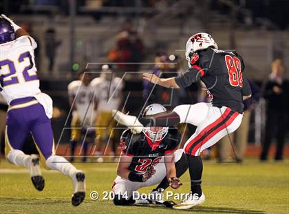 Thumbnail 2 in Redlands East Valley vs. Ridgeview (CIF SoCal Regional D2 Final) photogallery.