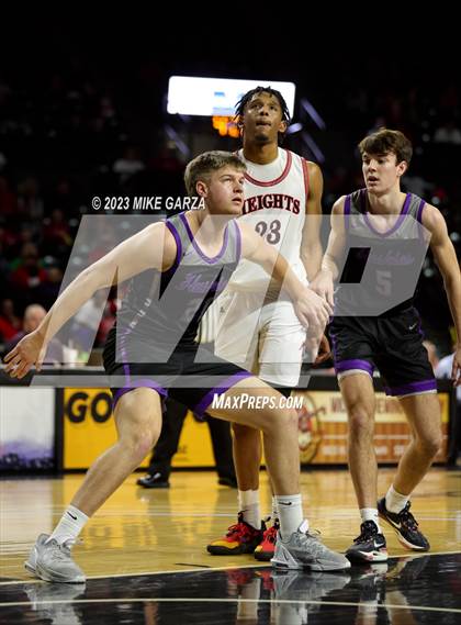 Thumbnail 2 in Blue Valley Northwest vs. Heights (KSHSAA 6A Final) photogallery.