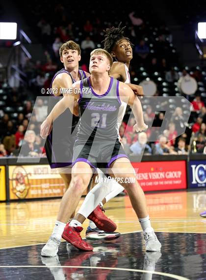 Thumbnail 2 in Blue Valley Northwest vs. Heights (KSHSAA 6A Final) photogallery.