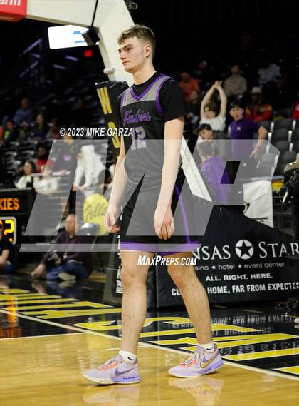 Thumbnail 3 in Blue Valley Northwest vs. Heights (KSHSAA 6A Final) photogallery.
