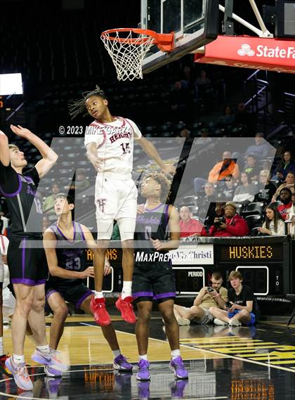 Thumbnail 2 in Blue Valley Northwest vs. Heights (KSHSAA 6A Final) photogallery.