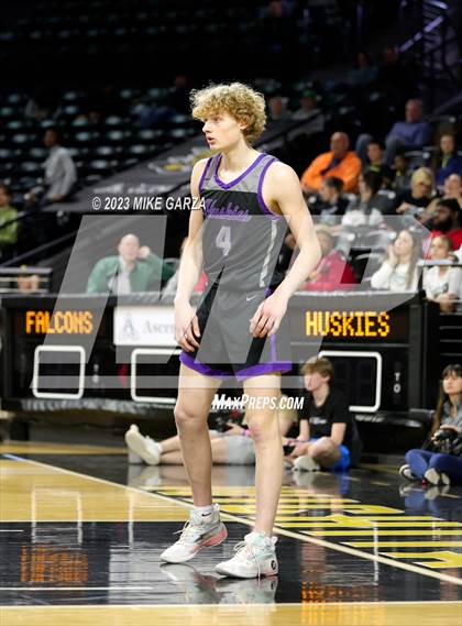 Thumbnail 2 in Blue Valley Northwest vs. Heights (KSHSAA 6A Final) photogallery.