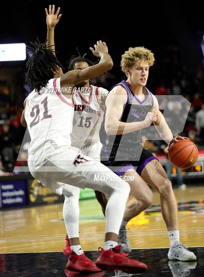 Thumbnail 2 in Blue Valley Northwest vs. Heights (KSHSAA 6A Final) photogallery.