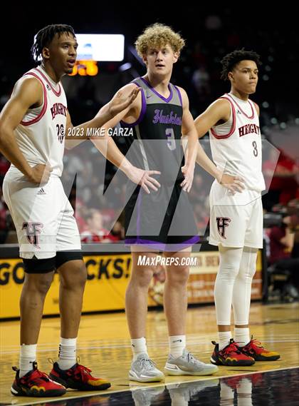 Thumbnail 1 in Blue Valley Northwest vs. Heights (KSHSAA 6A Final) photogallery.