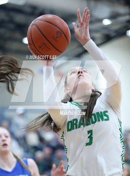 Thumbnail 1 in Warren vs Fairland (OHSAA D2 District Semifinal) photogallery.