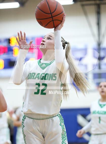 Thumbnail 3 in Warren vs Fairland (OHSAA D2 District Semifinal) photogallery.
