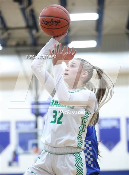 Thumbnail 1 in Warren vs Fairland (OHSAA D2 District Semifinal) photogallery.