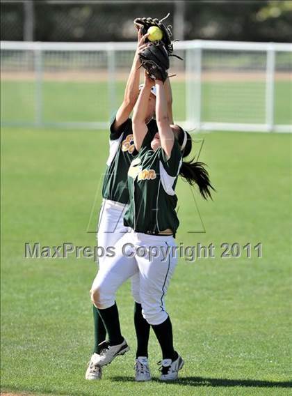 Thumbnail 3 in Edison vs. El Modena (Woodbridge Tournament) photogallery.