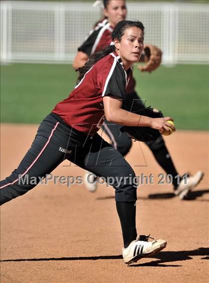 Thumbnail 3 in Edison vs. El Modena (Woodbridge Tournament) photogallery.