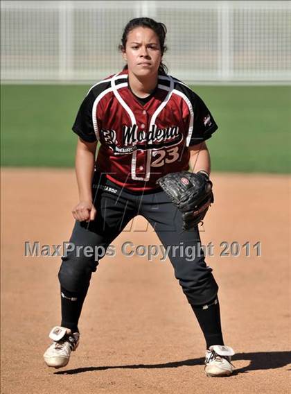 Thumbnail 2 in Edison vs. El Modena (Woodbridge Tournament) photogallery.