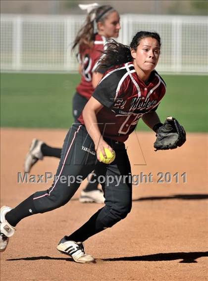 Thumbnail 3 in Edison vs. El Modena (Woodbridge Tournament) photogallery.