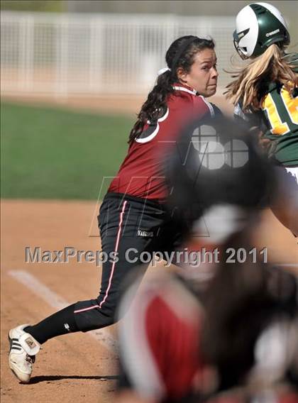 Thumbnail 2 in Edison vs. El Modena (Woodbridge Tournament) photogallery.