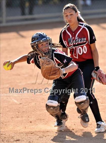 Thumbnail 1 in Edison vs. El Modena (Woodbridge Tournament) photogallery.