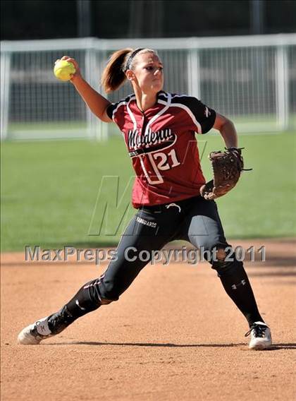 Thumbnail 2 in Edison vs. El Modena (Woodbridge Tournament) photogallery.