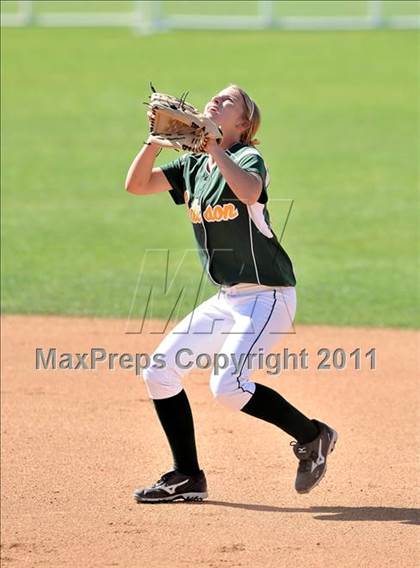 Thumbnail 1 in Edison vs. El Modena (Woodbridge Tournament) photogallery.