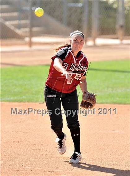 Thumbnail 1 in Edison vs. El Modena (Woodbridge Tournament) photogallery.