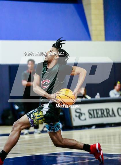 Thumbnail 1 in East vs West (Battle of the Valley All-Star Game) photogallery.