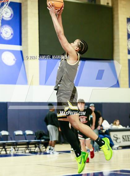Thumbnail 3 in East vs West (Battle of the Valley All-Star Game) photogallery.