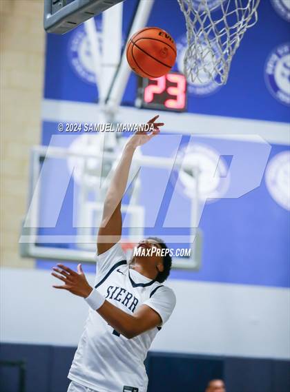 Thumbnail 3 in East vs West (Battle of the Valley All-Star Game) photogallery.