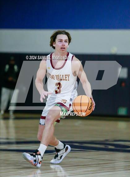 Thumbnail 1 in East vs West (Battle of the Valley All-Star Game) photogallery.