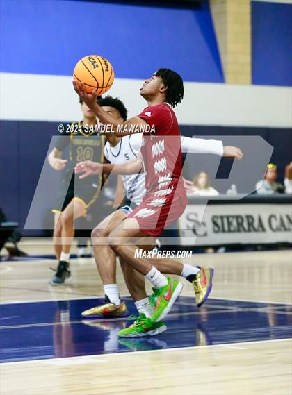 Thumbnail 1 in East vs West (Battle of the Valley All-Star Game) photogallery.